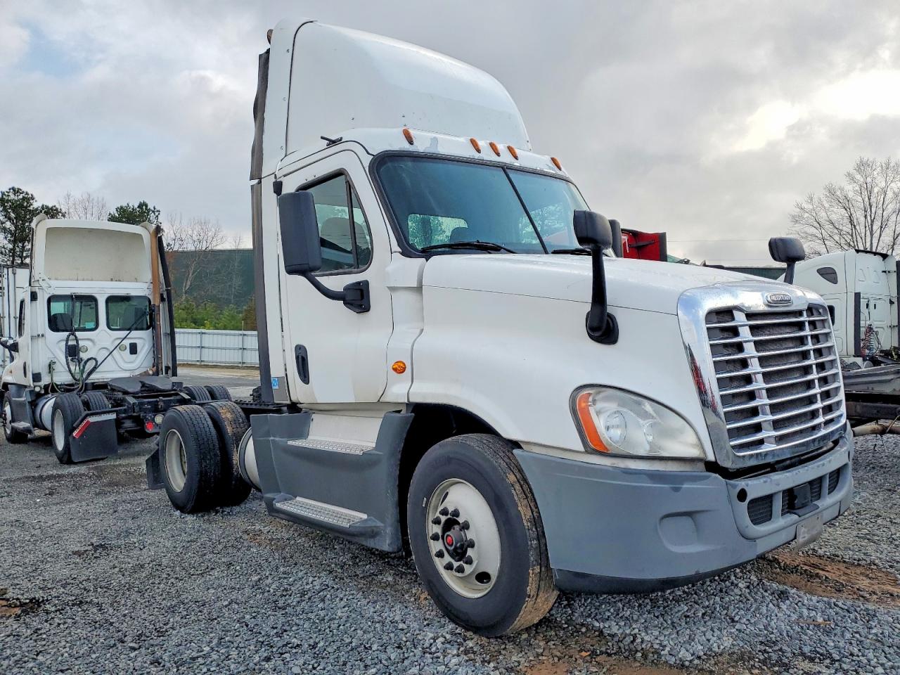 2016 FREIGHTLINER All other VIN 1FUBGEDV0GLHC5749 photo 1