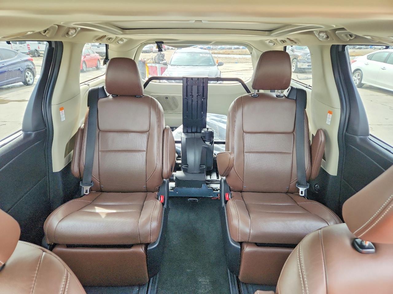 2015 Toyota All models VIN 5TDYK3DC4FS584752 photo 10