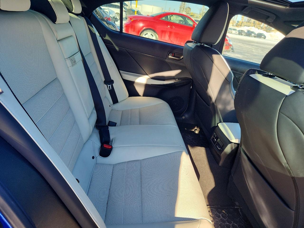 2024 Lexus Is VIN JTHG81F28R5053730 photo 10