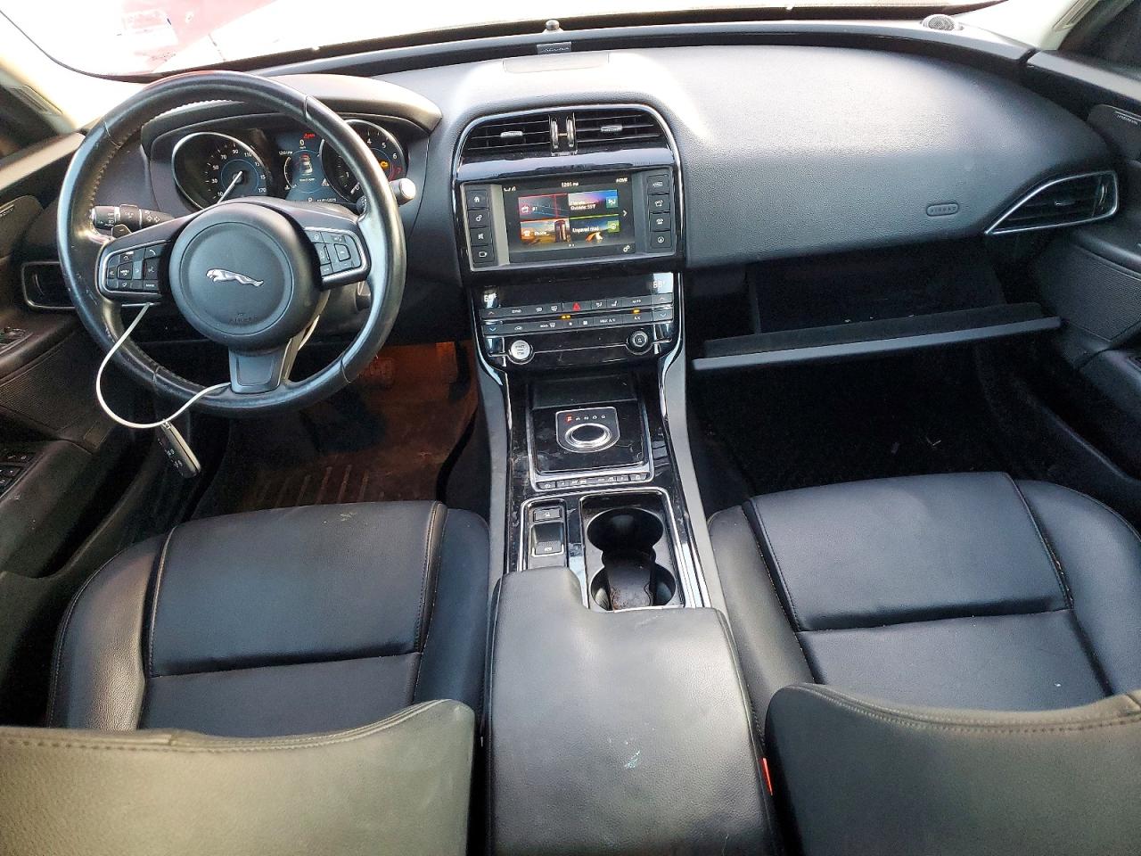 2018 Jaguar Xe VIN SAJAJ4FX2JCP37814 photo 8