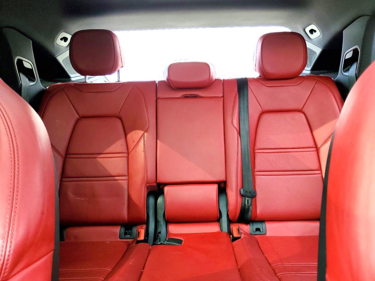 2022 Porsche Cayenne VIN WP1BE2AY8NDA51125 photo 10