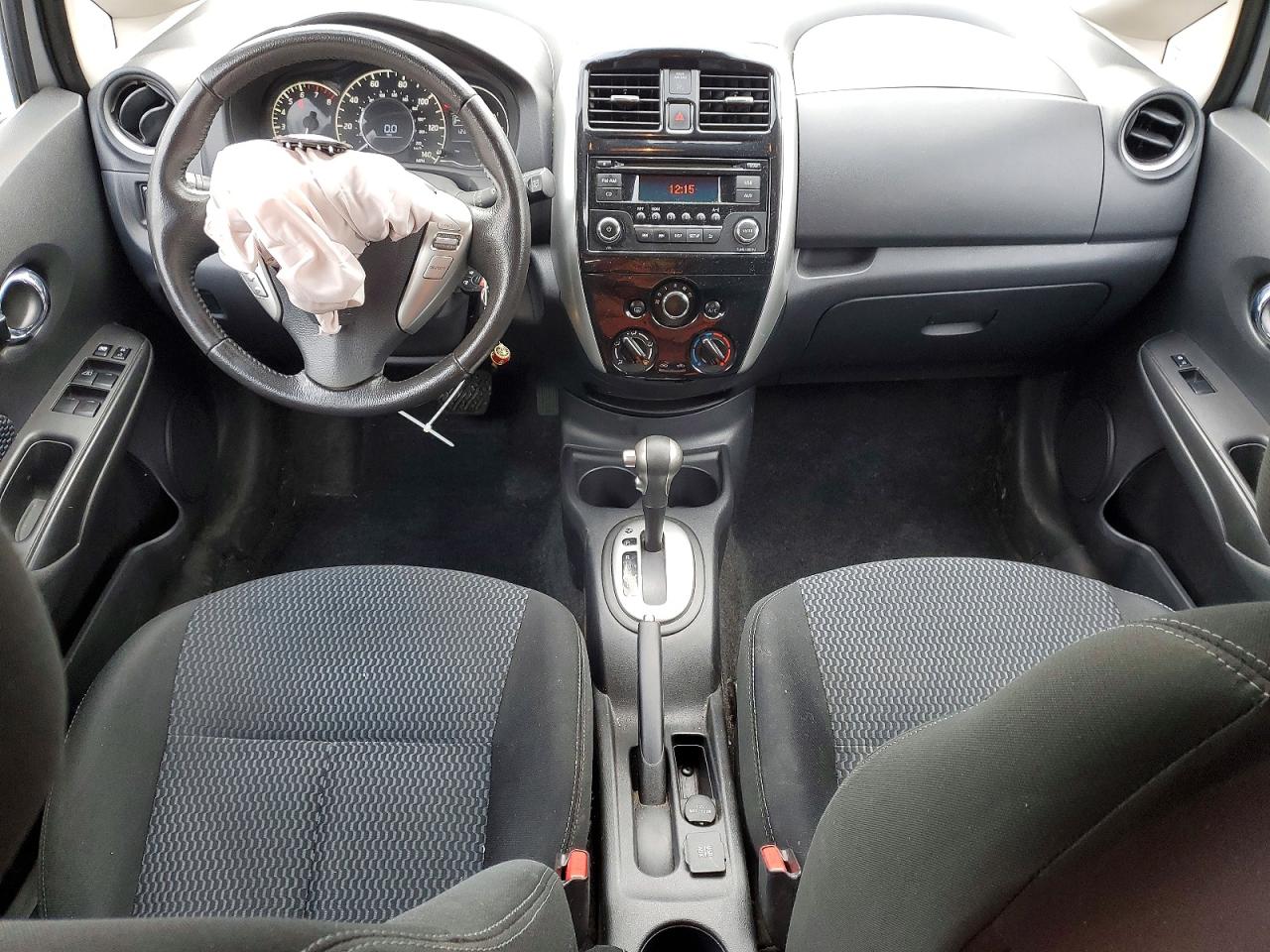 2015 NISS Versa VIN 3N1CE2CP6FL405555 photo 8