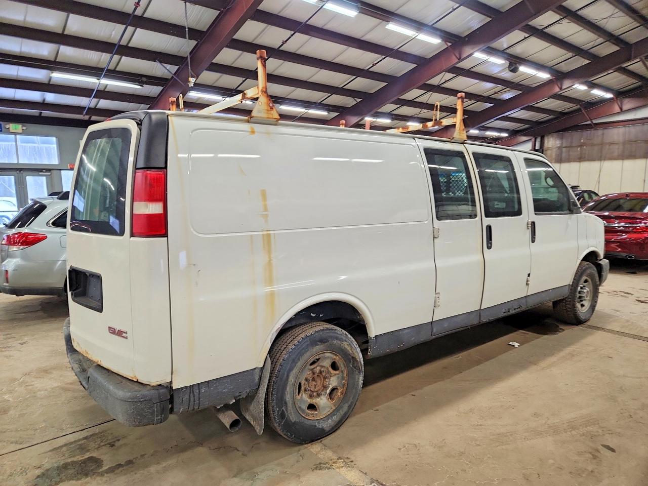 2012 GMC Savana VIN 1GTW7GCA2C1187727 photo 3