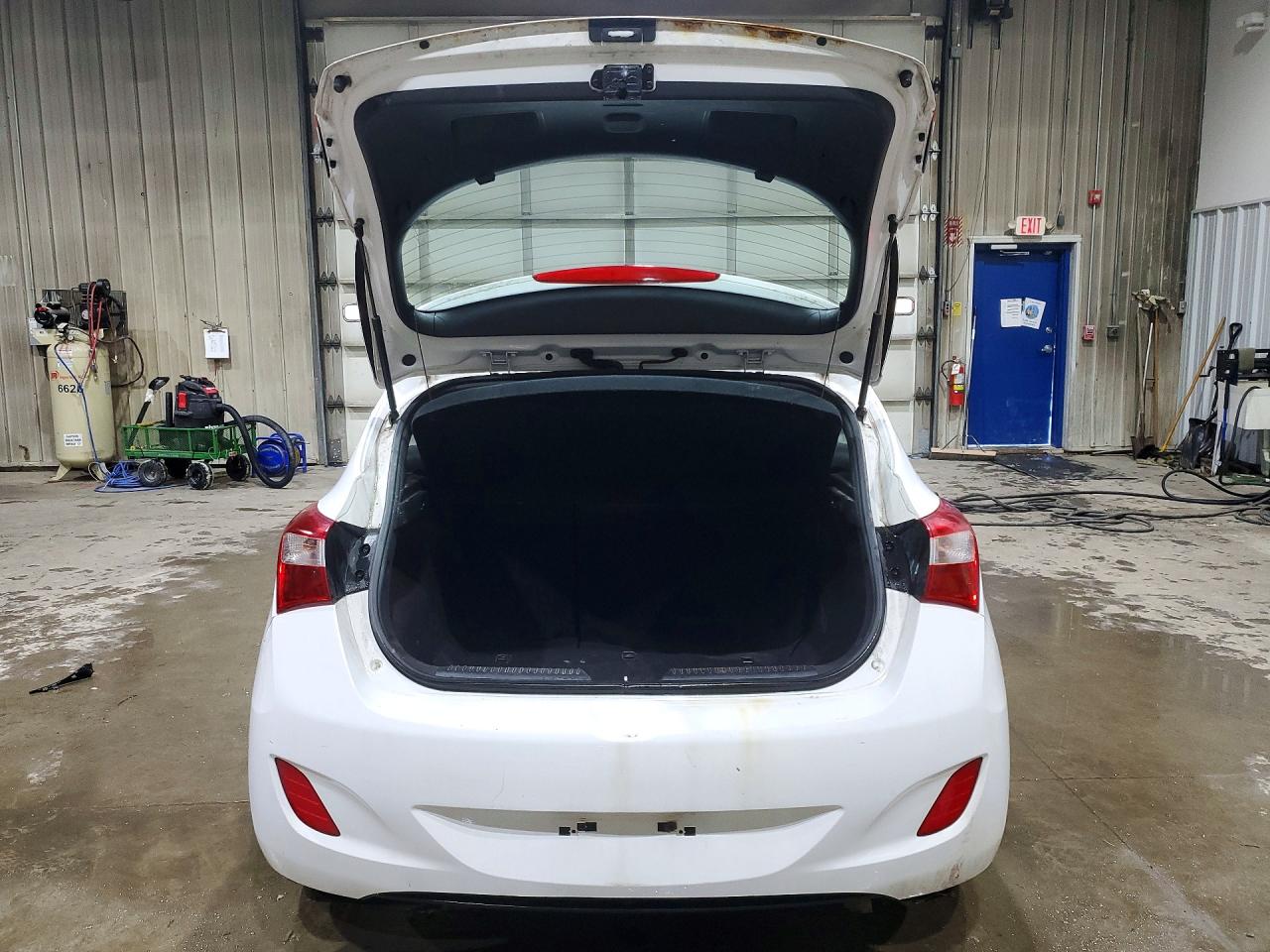 2017 Hyundai Elantra gt VIN KMHD35LH5HU374028 photo 6