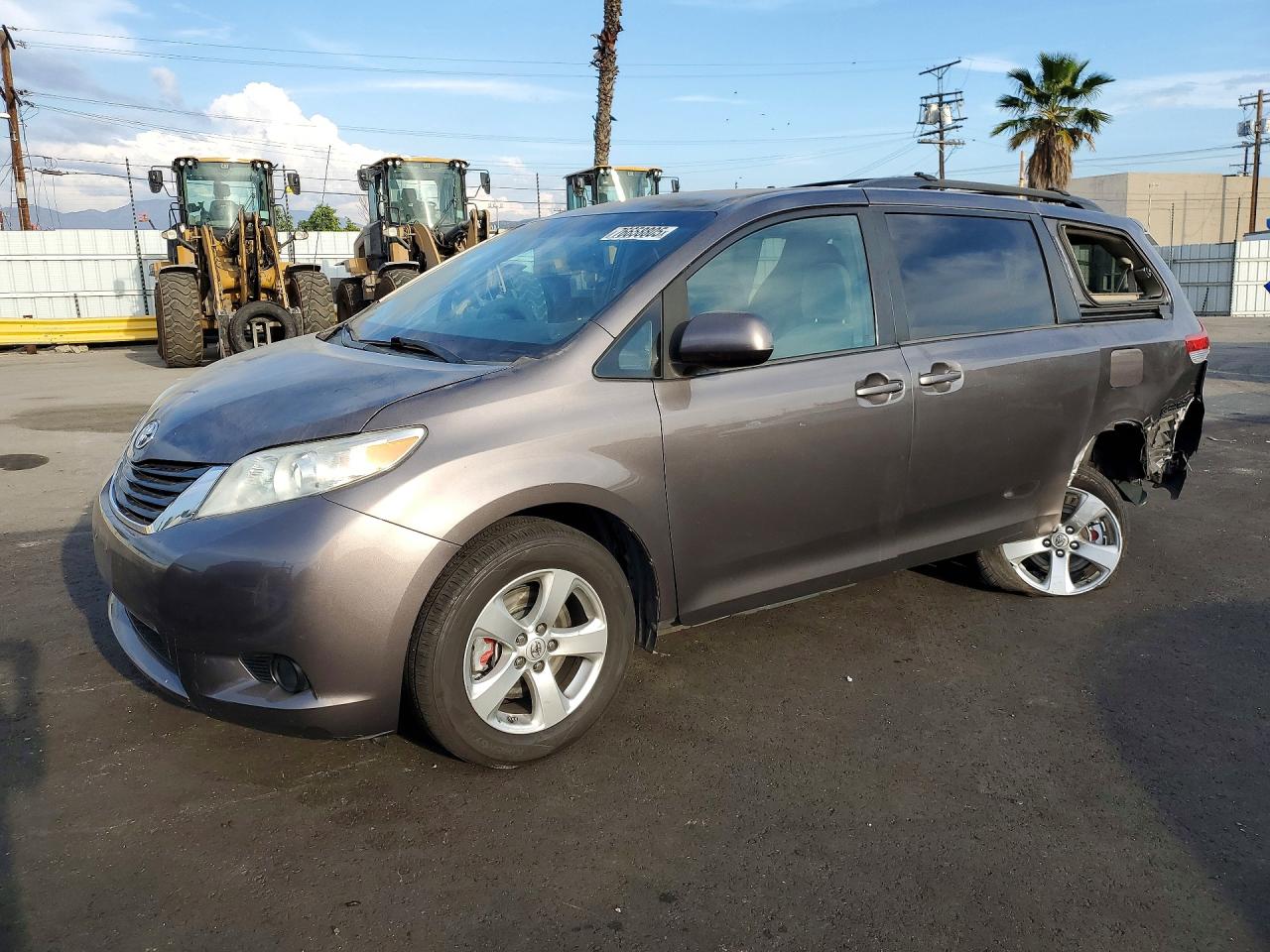 2013 Toyota All models VIN 5TDKK3DC2DS357451 photo 1