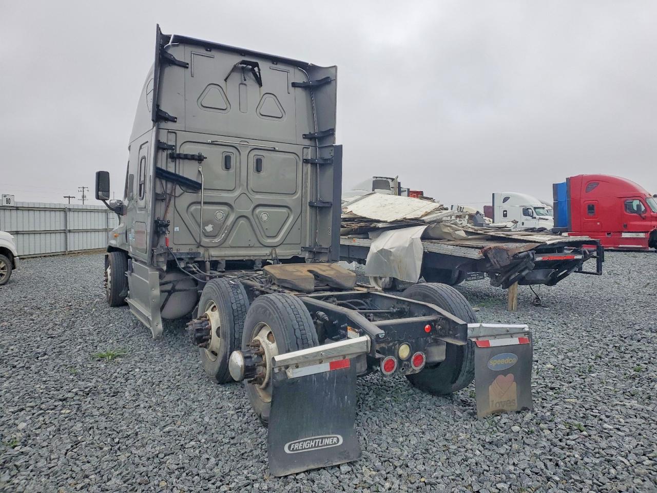 2018 FREIGHTLINER All other VIN 3AKJGLDR9JSHU4903 photo 3