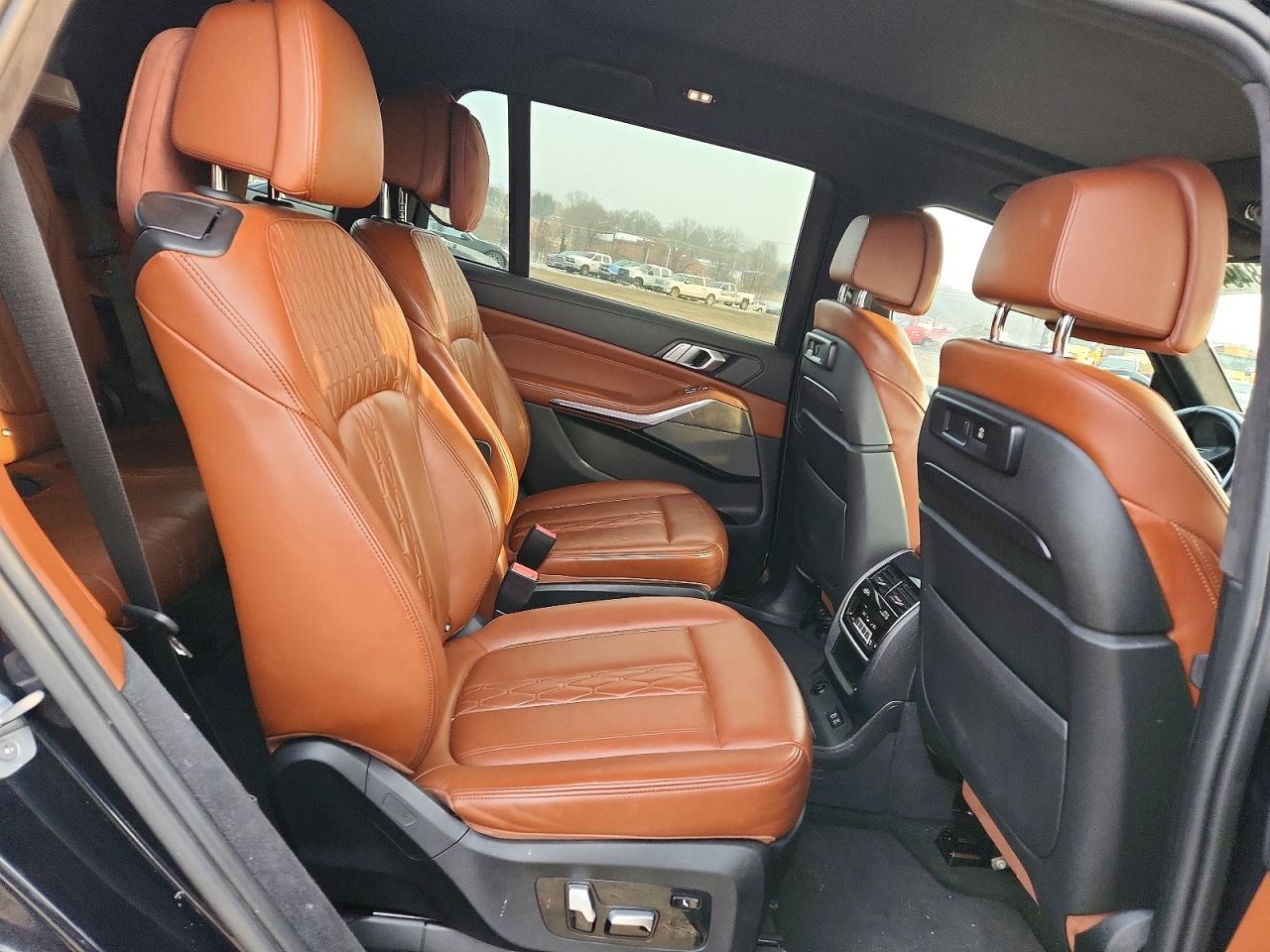 2019 BMW X7 VIN 5UXCX4C55KLS37056 photo 11