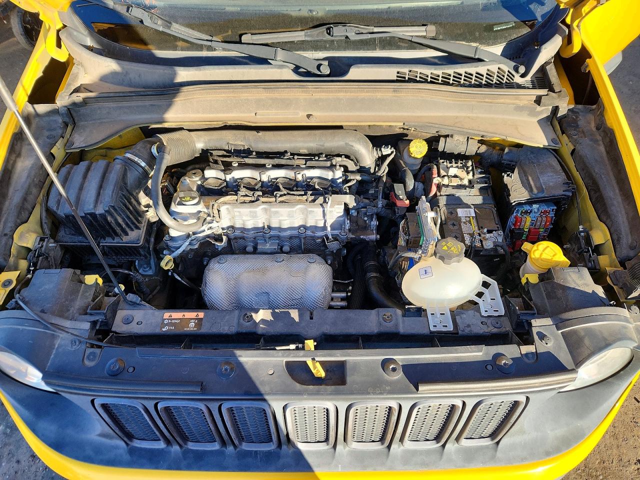 2015 Jeep Renegade VIN ZACCJBCT4FPC16125 photo 11