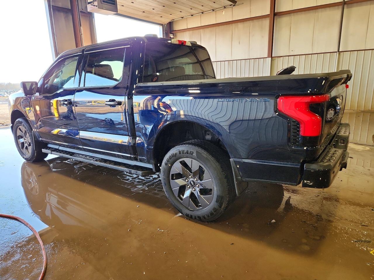 2025 Ford F150 VIN 1FT6W3LU9SWG09063 photo 2