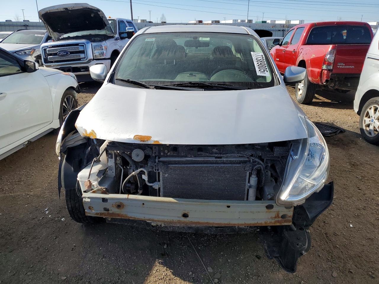 2018 NISS Versa s pl VIN 3N1CN7APXJL852771 photo 5
