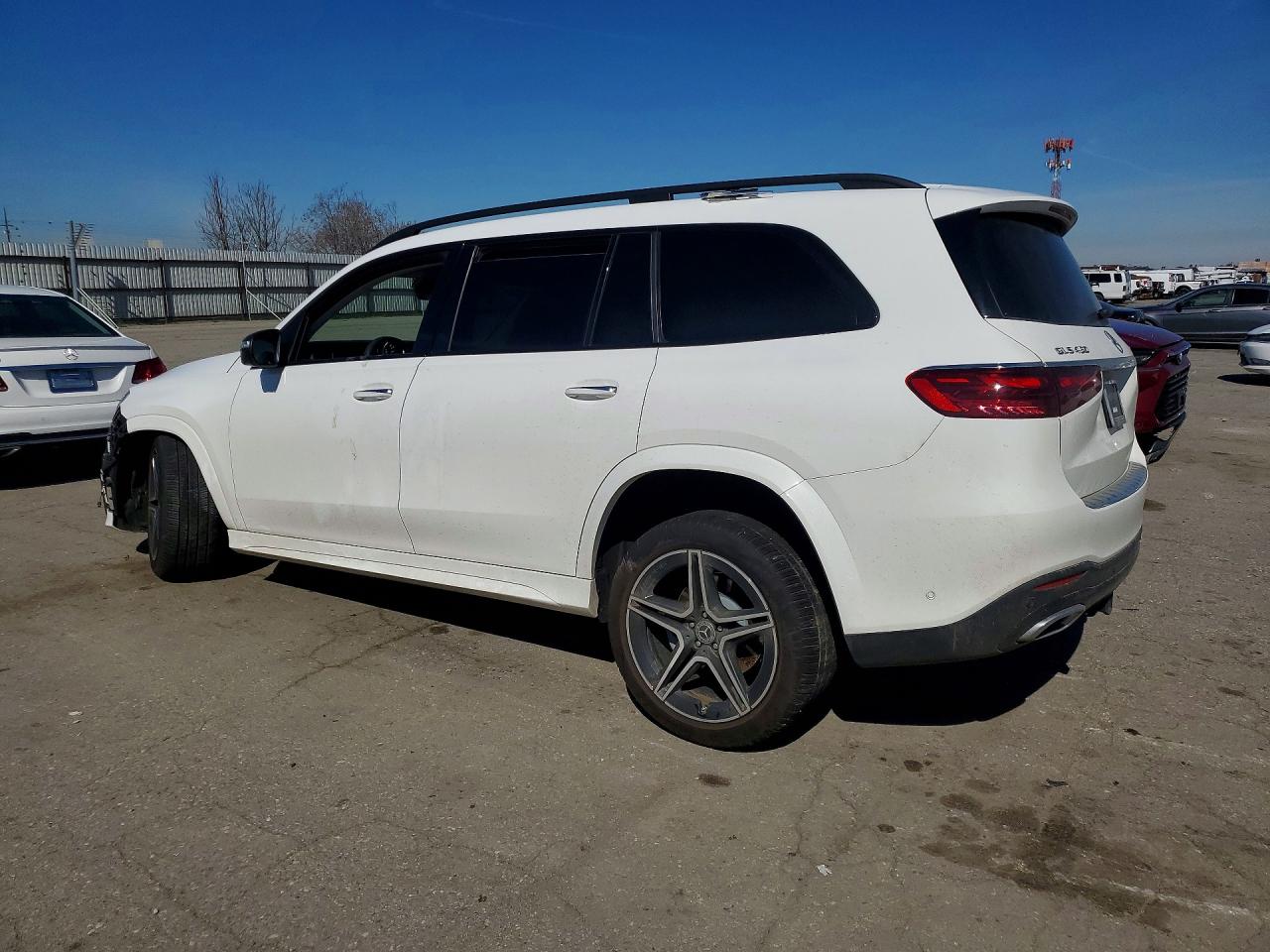 2024 MERCEDES-BENZ Gls-class VIN 4JGFF5KE1RB171433 photo 2