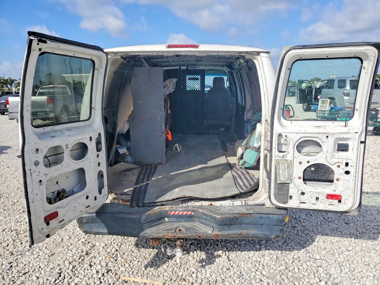 2011 Ford Econoline VIN 1FTNS2EL6BDA81046 photo 10