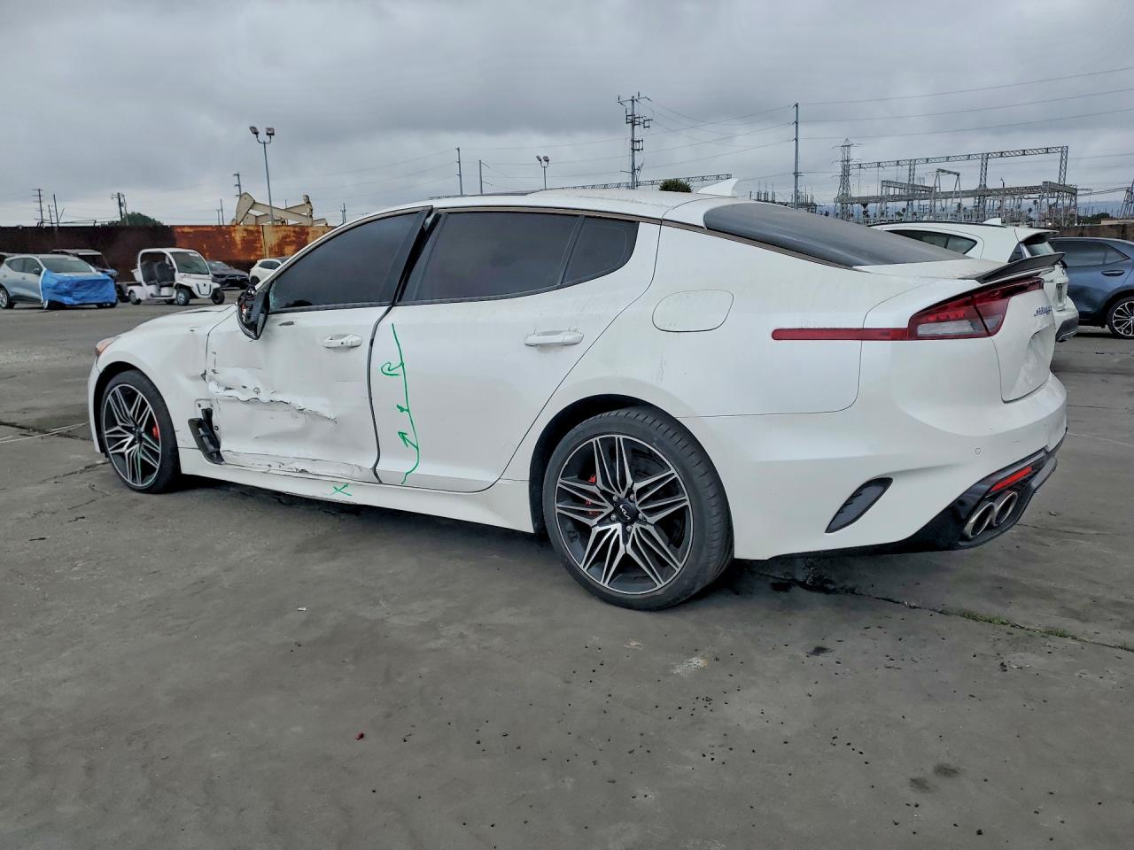 2022 Kia Stinger VIN KNAE55LC2N6102038 photo 2