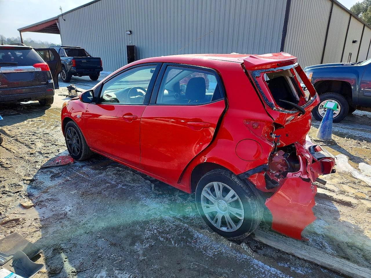 2014 Mazda Mazda2 VIN JM1DE1KZ7E0177737 photo 2