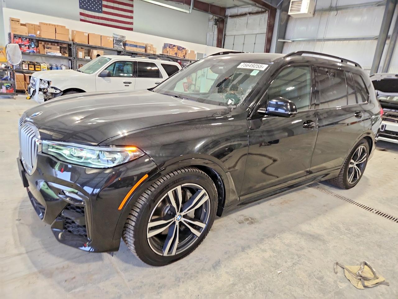 2019 BMW X7 VIN 5UXCX4C51KLS37832 photo 1
