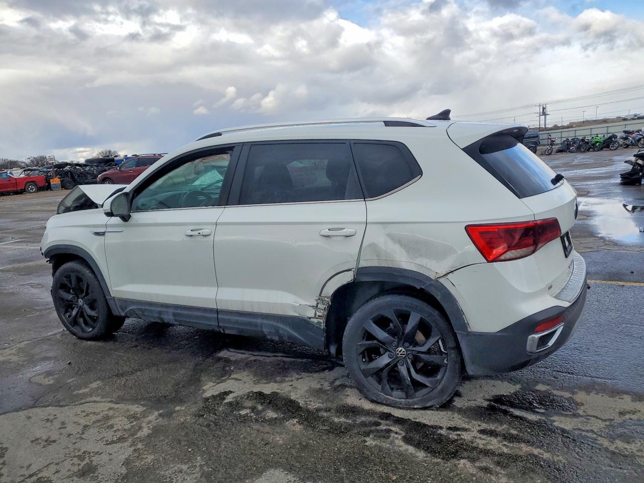 2023 Volkswagen Taos se VIN 3VVSX7B25PM361857 photo 2