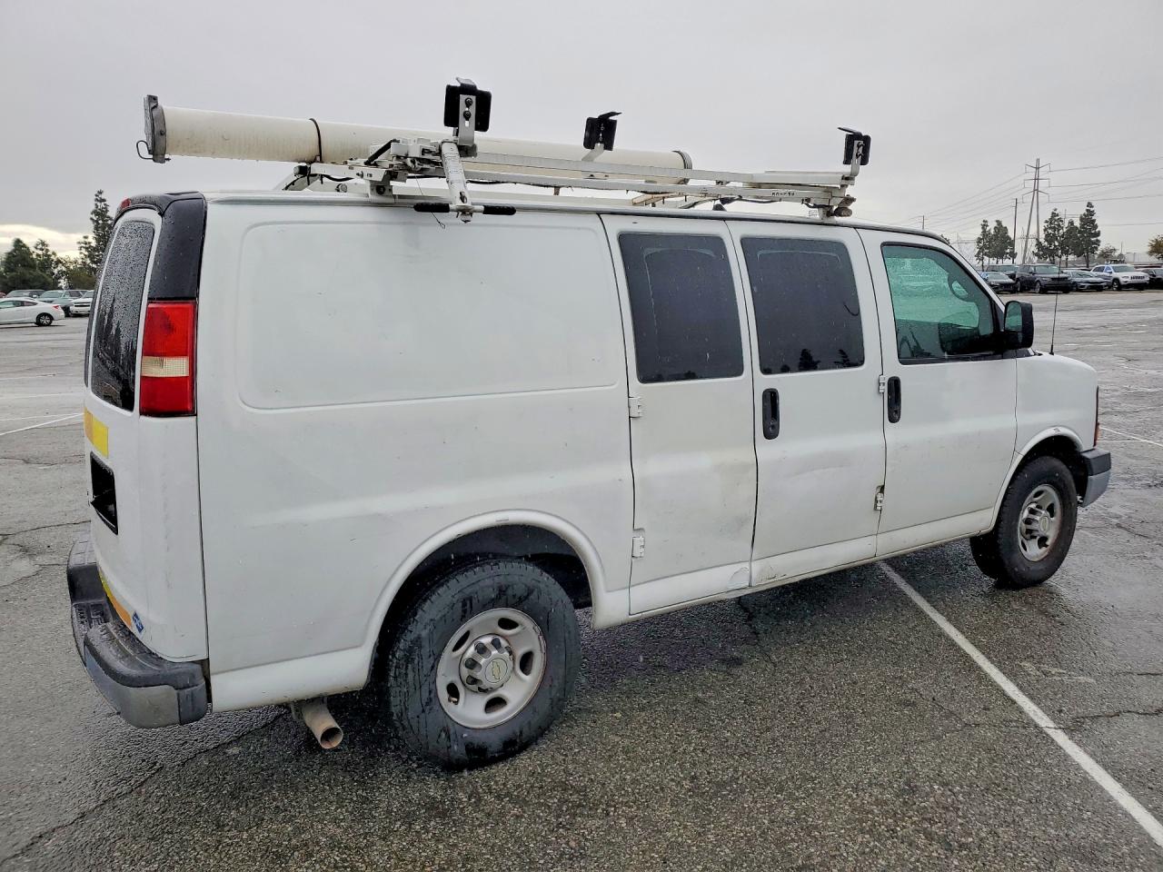2014 CHEVROLET Express VIN 1GCWGFCB4E1133108 photo 3
