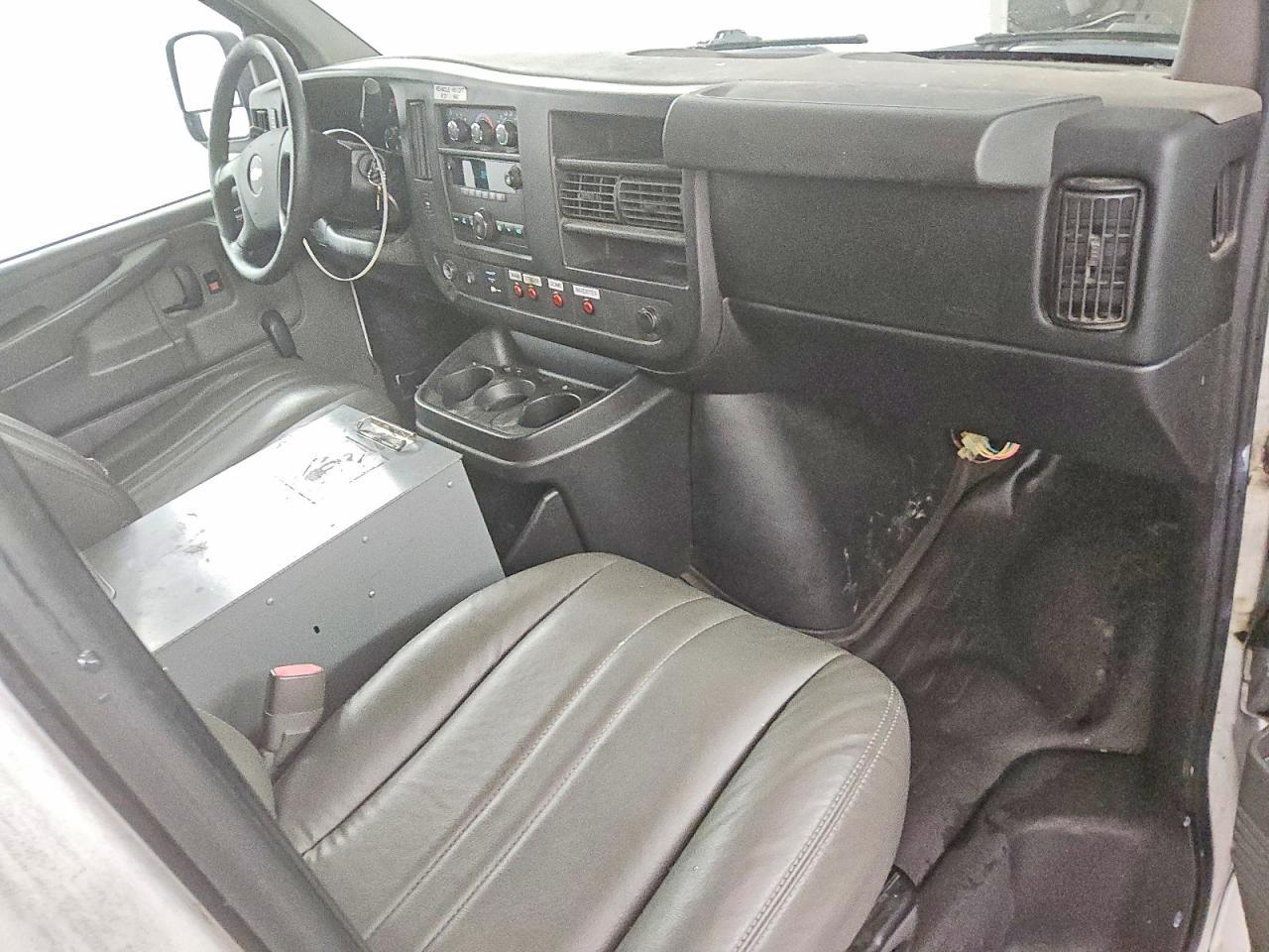 2013 CHEV Express VIN 1GCWGFCB1D1902405 photo 8