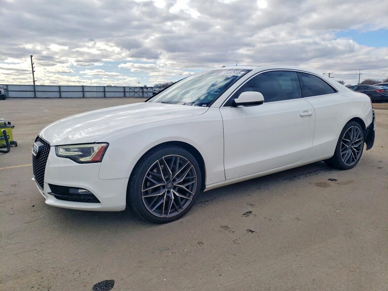 2014 Audi A5 VIN WAUCFAFR4EA053659 photo 1