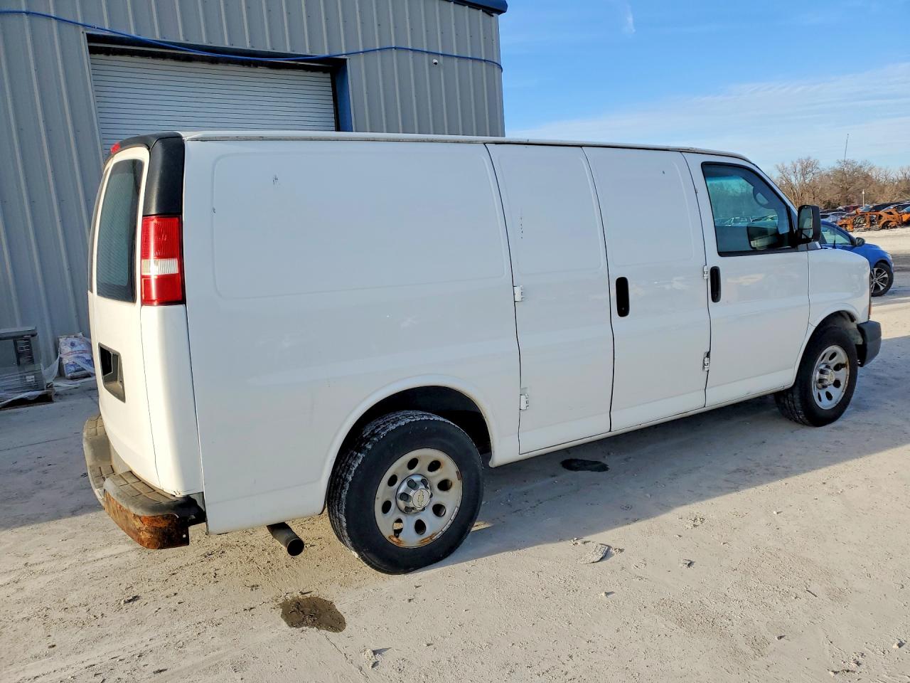 2014 Chevrolet Express VIN 1GCSGAFX3E1148496 photo 3