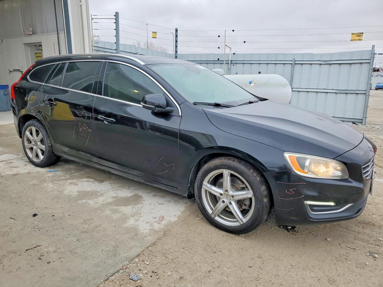 2017 Volvo V60 VIN YV140MEK0H1331468 photo 4