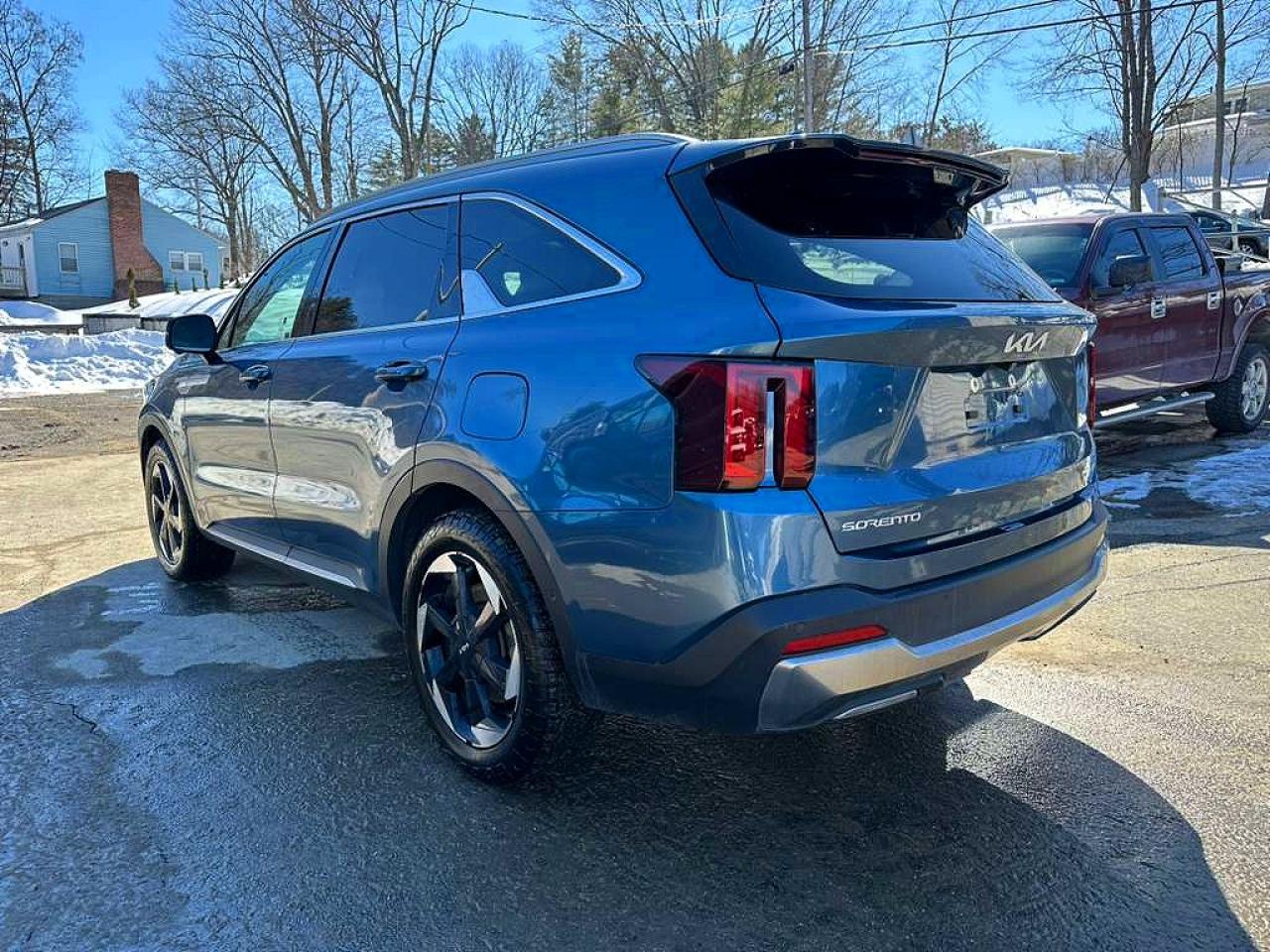 2025 KIA Sorento VIN KNDRKDJG5S5296000 photo 2