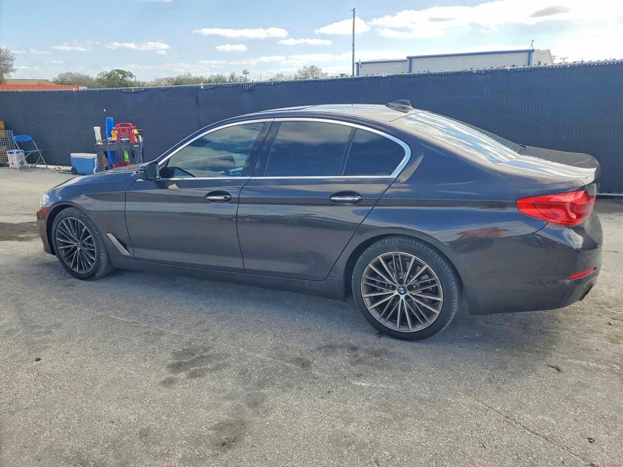2017 BMW 5 series VIN WBAJA5C30HG896479 photo 2