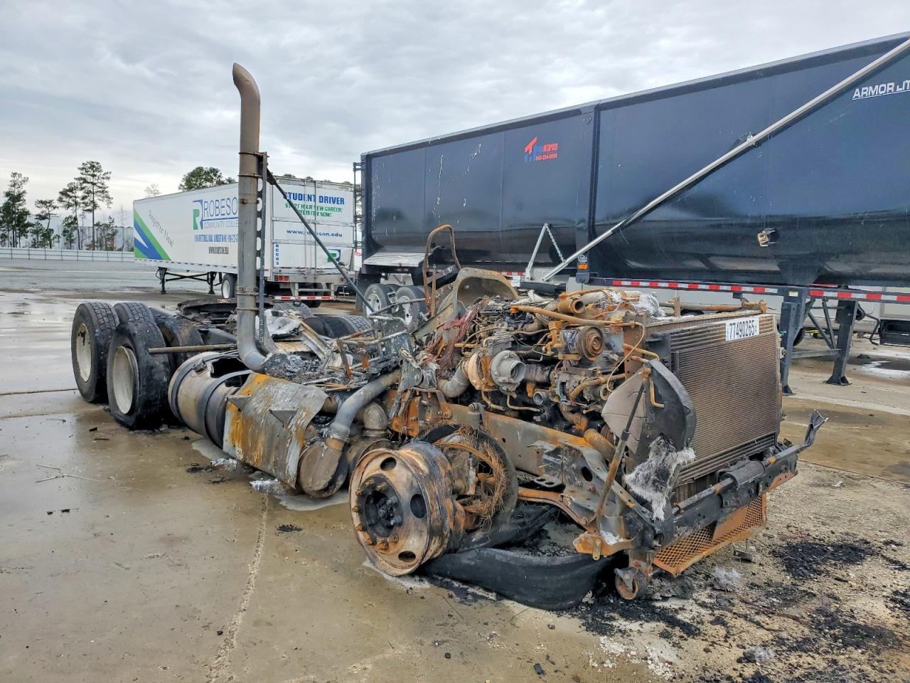 2013 FREIGHTLINER All other VIN 1FUJGEBG0DLFB8127 photo 1