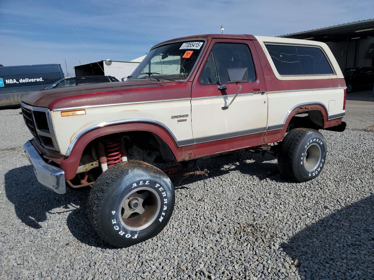 1982 Ford Bronco VIN 1FMEU15F5CLA01592 photo 1