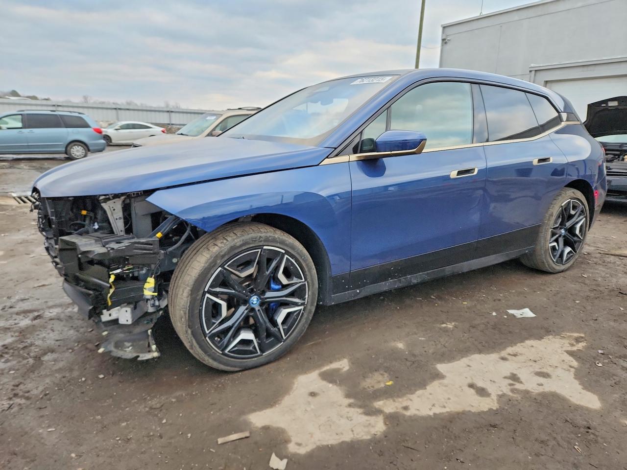 2023 BMW Ix xdrive5 VIN WB523CF09PCL20818 photo 1