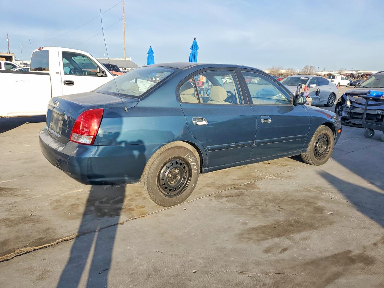 2003 HYUNDAI Elantra VIN KMHDN45D53U615576 photo 3