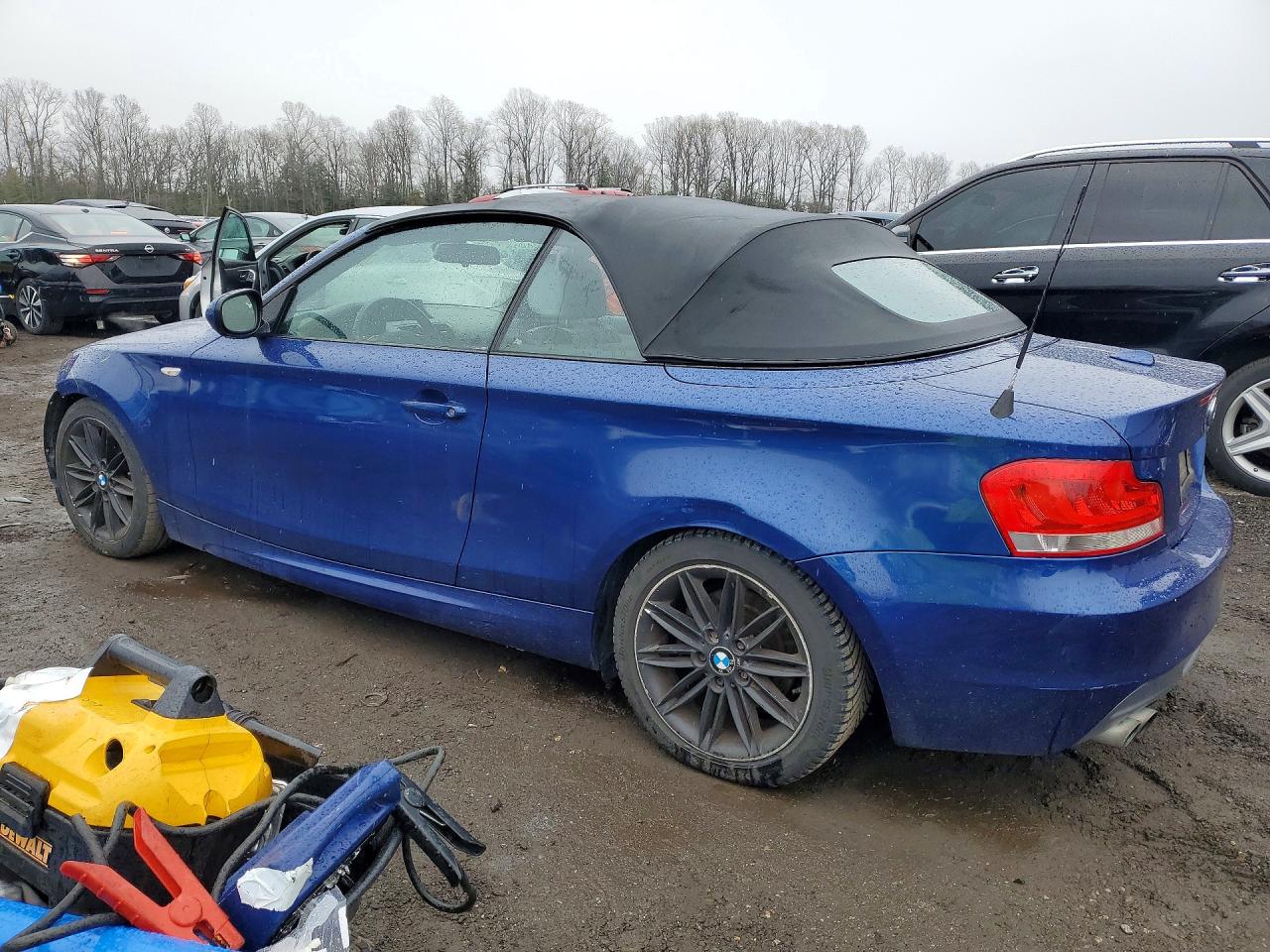 2012 BMW 1 series VIN WBAUL7C50CVM82997 photo 2