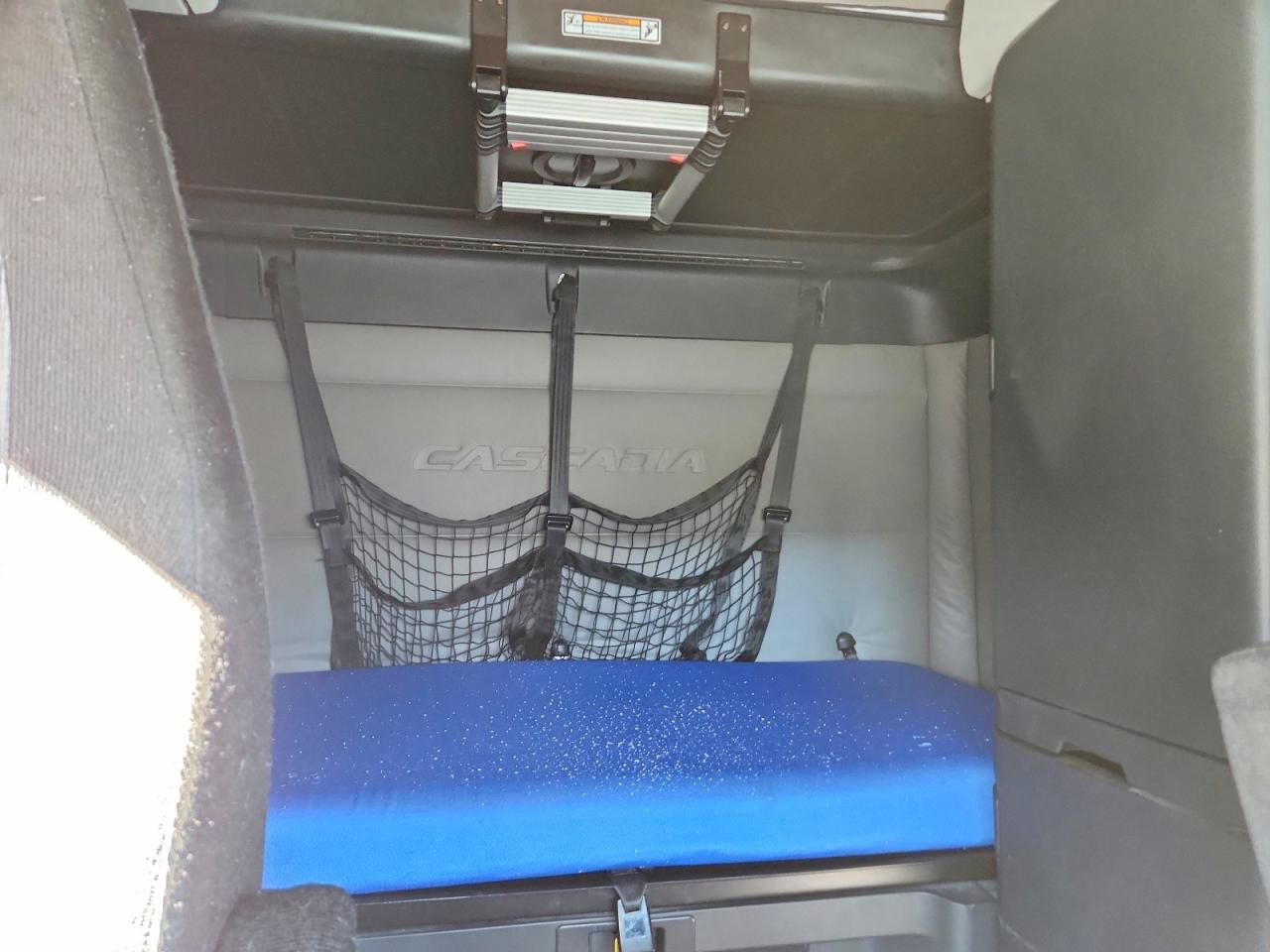 2018 FREIGHTLINER All other VIN 3AKJHHDR9JSJJ0840 photo 6