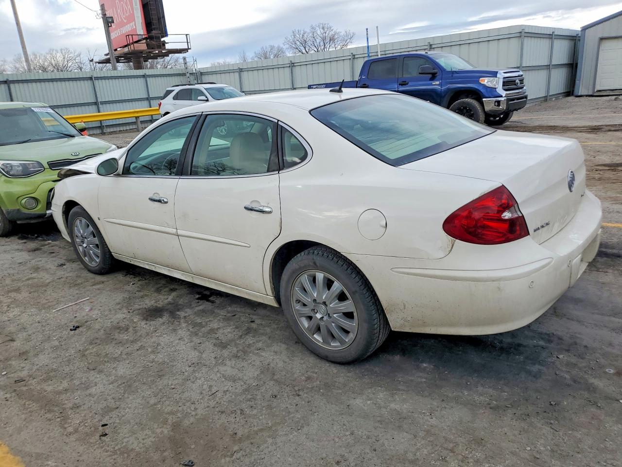 2007 Buick Lacrosse VIN 2G4WD582071145454 photo 2