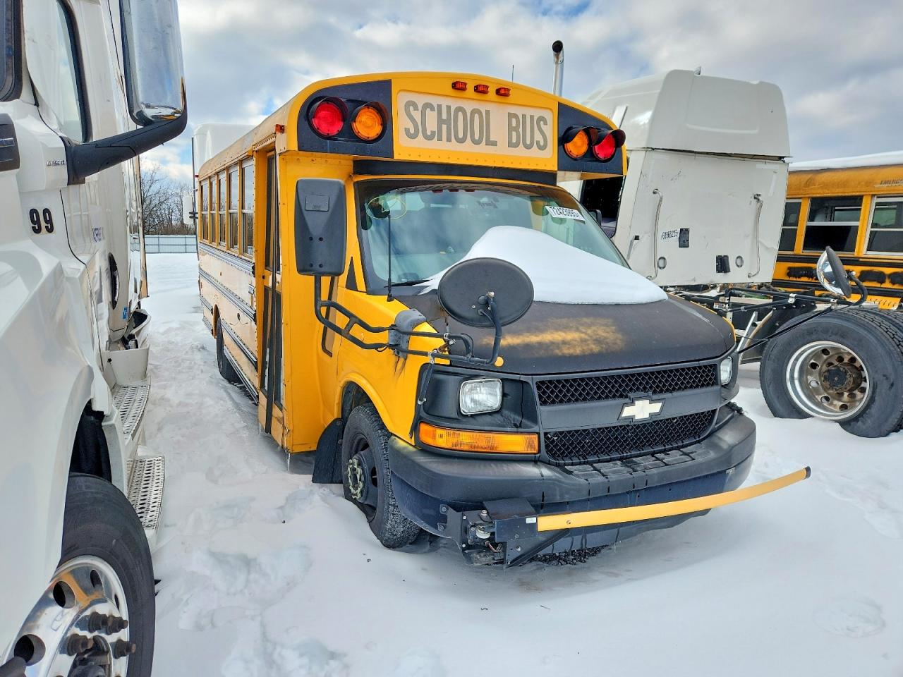 2011 CHEVROLET Express VIN 1GB3G3BG8B1174307 photo 1