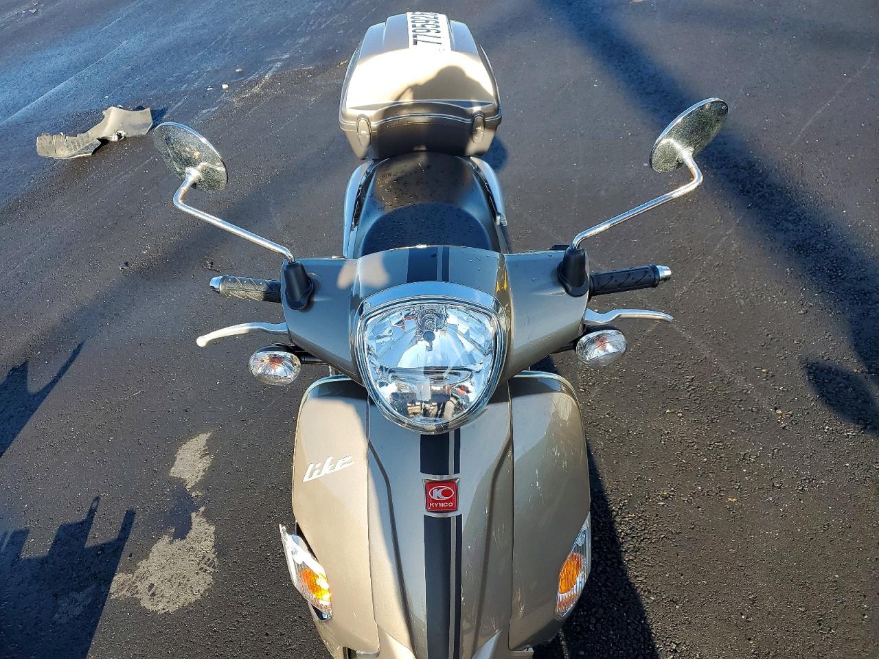 2016 KYMCO Scooter VIN LC2D2H120GC100194 photo 5