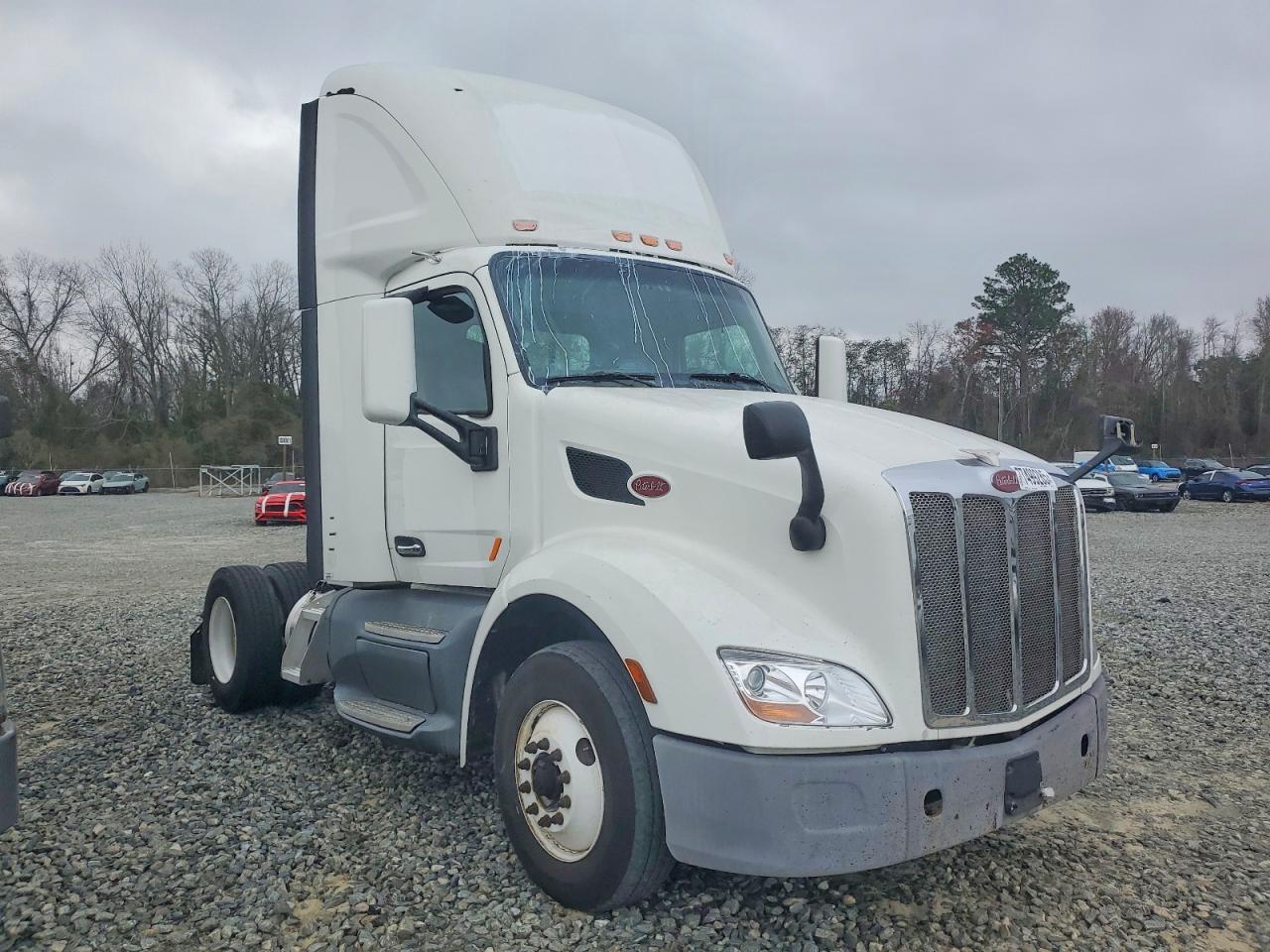 2017 PETERBILT All models VIN 1XPBA48X6HD428477 photo 1