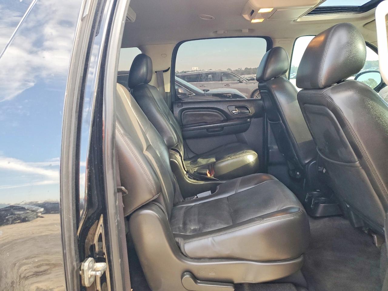 2013 GMC Yukon VIN 1GKS1MEF2DR359821 photo 11