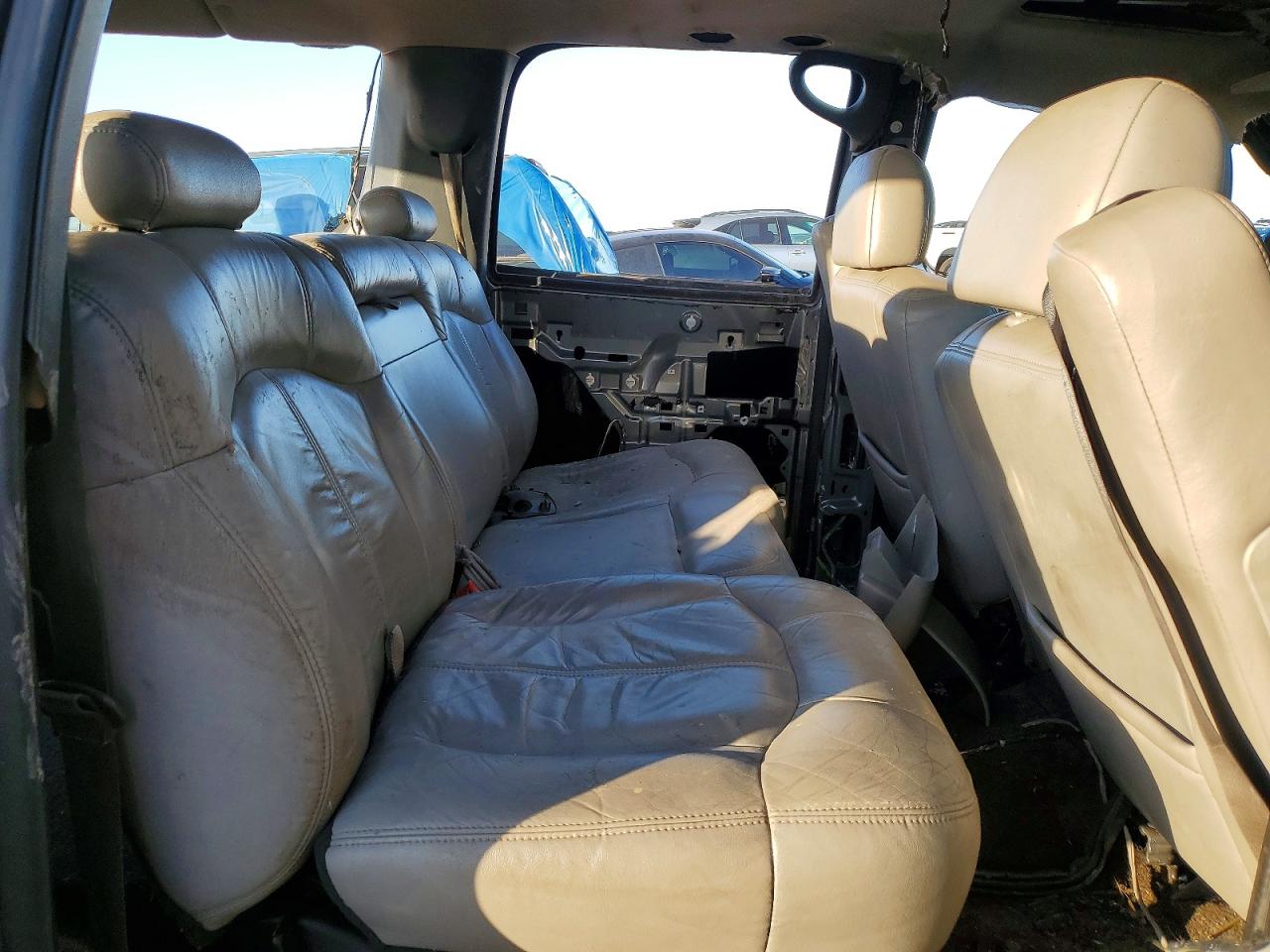 2001 Chevrolet Suburban VIN 3GNGK26U11G269370 photo 10