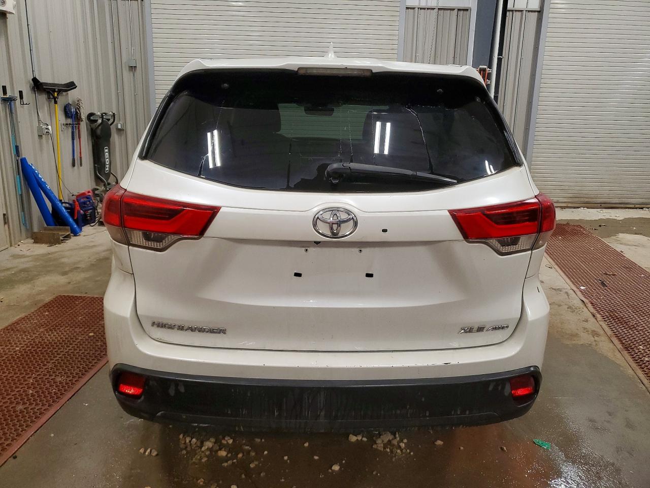 2017 Toyota Highlander VIN 5TDJZRFH9HS356838 photo 6