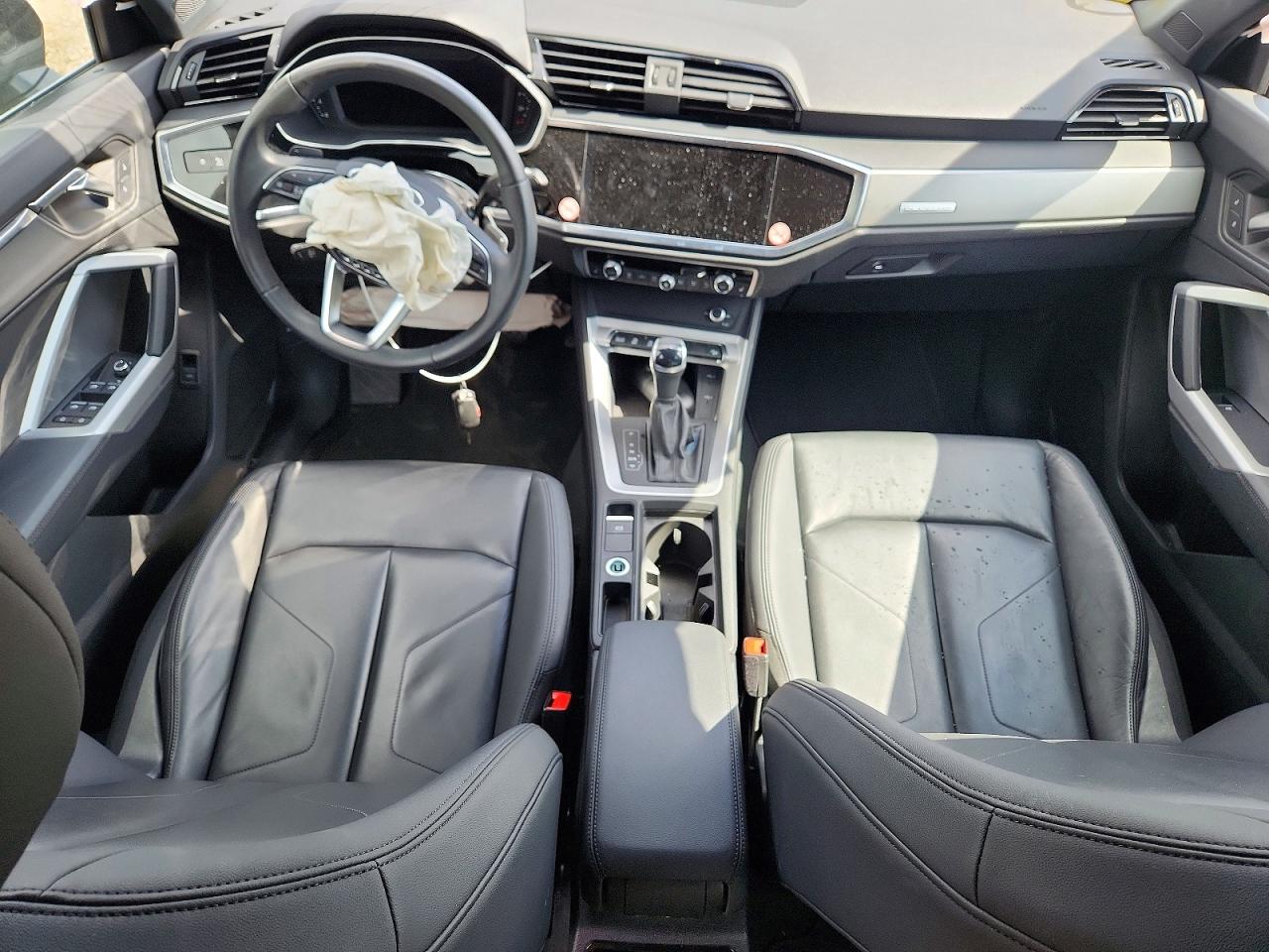 2025 Audi Q3 VIN WA1DECF30S1008306 photo 8
