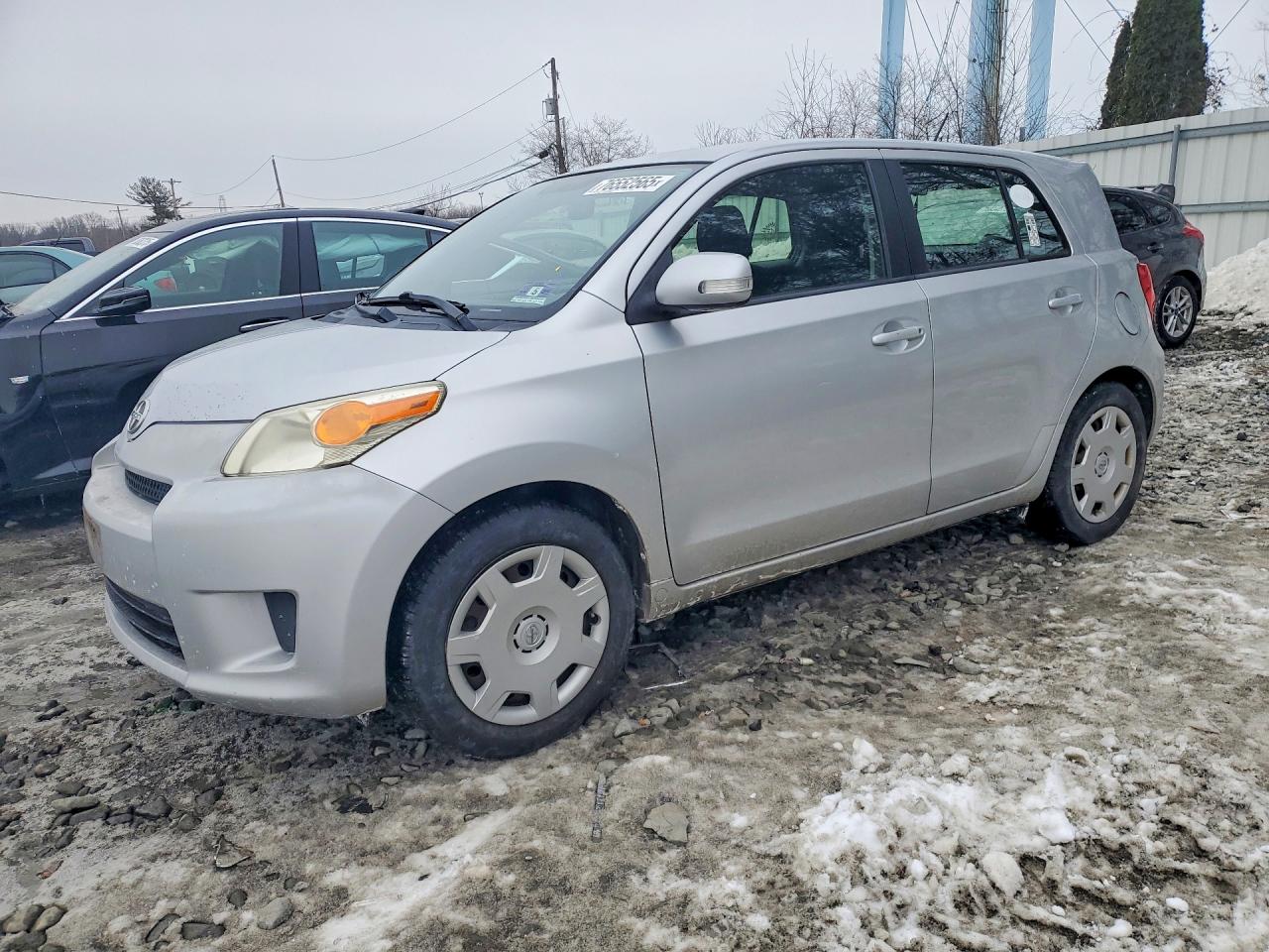 2010 Toyota Scion VIN JTKKU4B45A1005607 photo 1