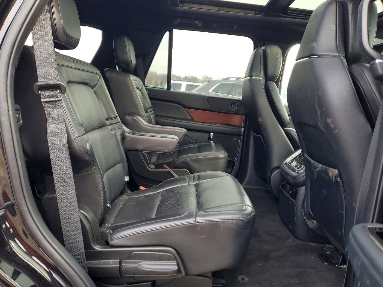 2021 Lincoln Navigator VIN 5LMJJ2LT9MEL18770 photo 11