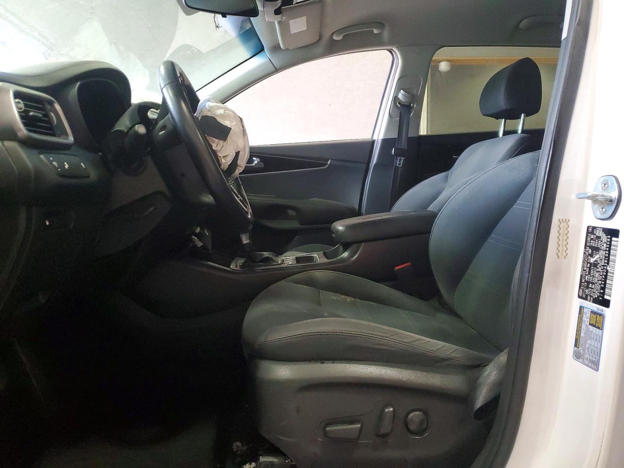 2020 Kia Sorento VIN 5XYPGDA38LG645083 photo 7
