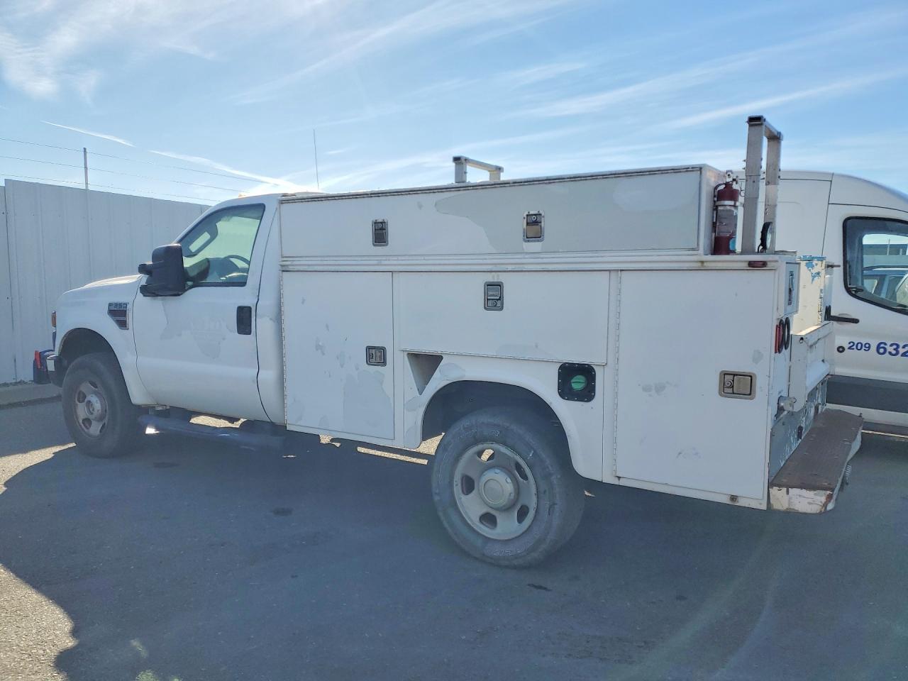 2008 Ford F350 VIN 1FDWF35R58ED90203 photo 2
