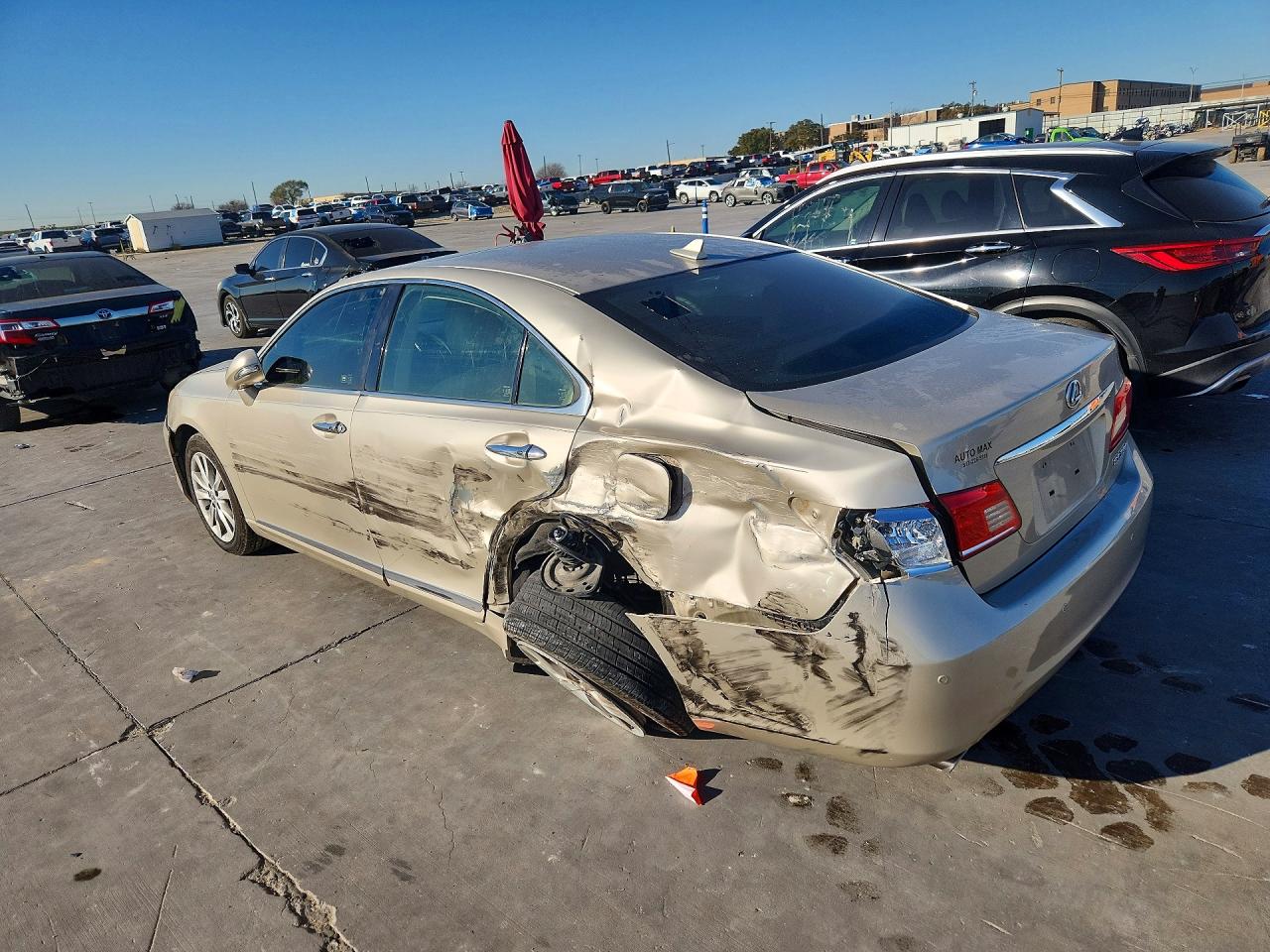 2011 LEXUS ES350 VIN JTHBK1EG2B2439379 photo 2