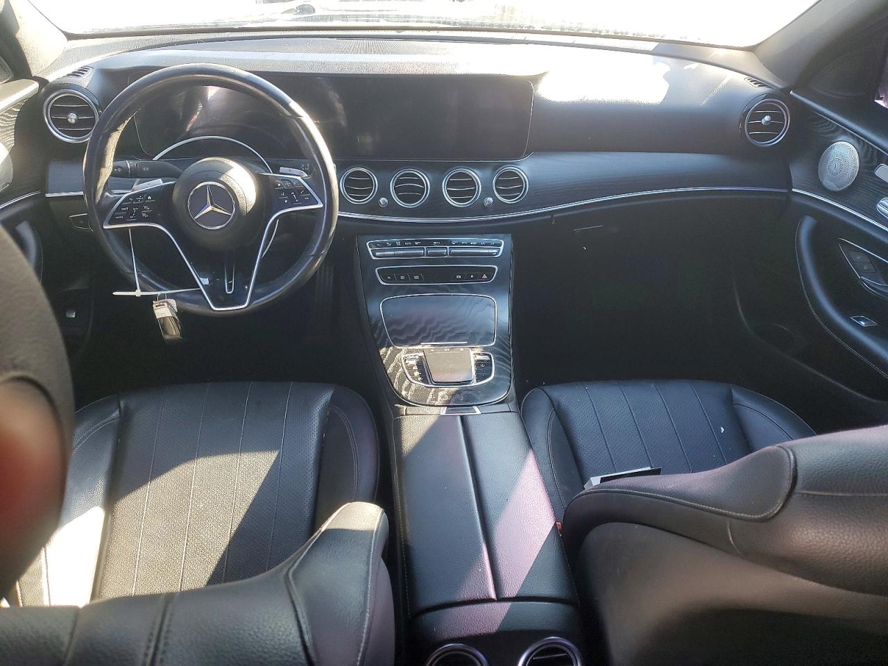 2022 Mercedes-Benz E-class VIN W1KZF8DB7NB072315 photo 8