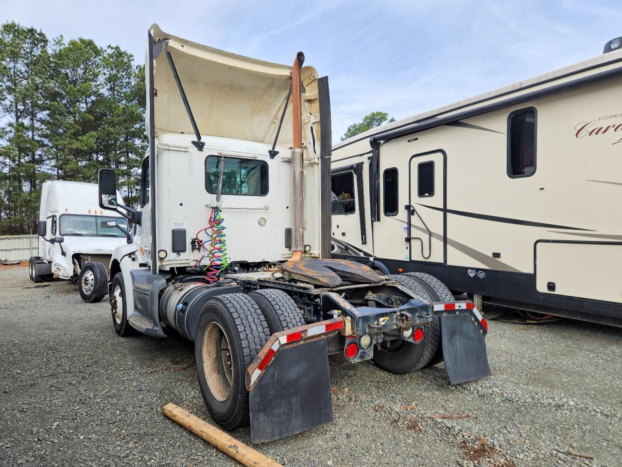 2017 PETERBILT All models VIN 1XPBA48X7HD428844 photo 3