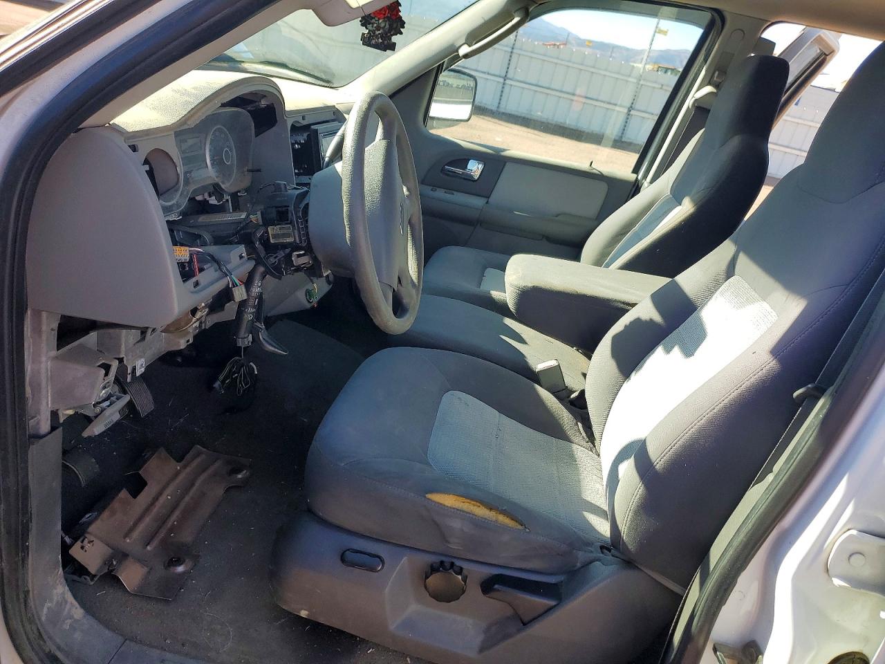 2006 Ford Expedition VIN 1FMPU14556LA18138 photo 7