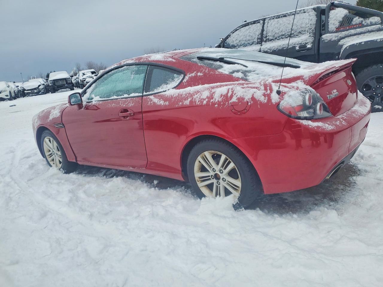 2008 Hyundai Tiburon VIN KMHHM65D18U275155 photo 2